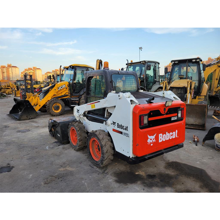 BOBCAT S550 skid steer loader